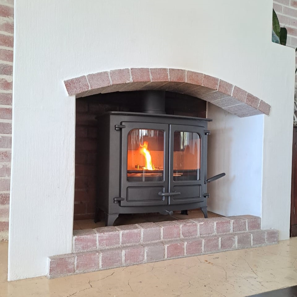 CHARNWOOD ISLAND 3 CAST IRON FIREPLACE, British fireplace