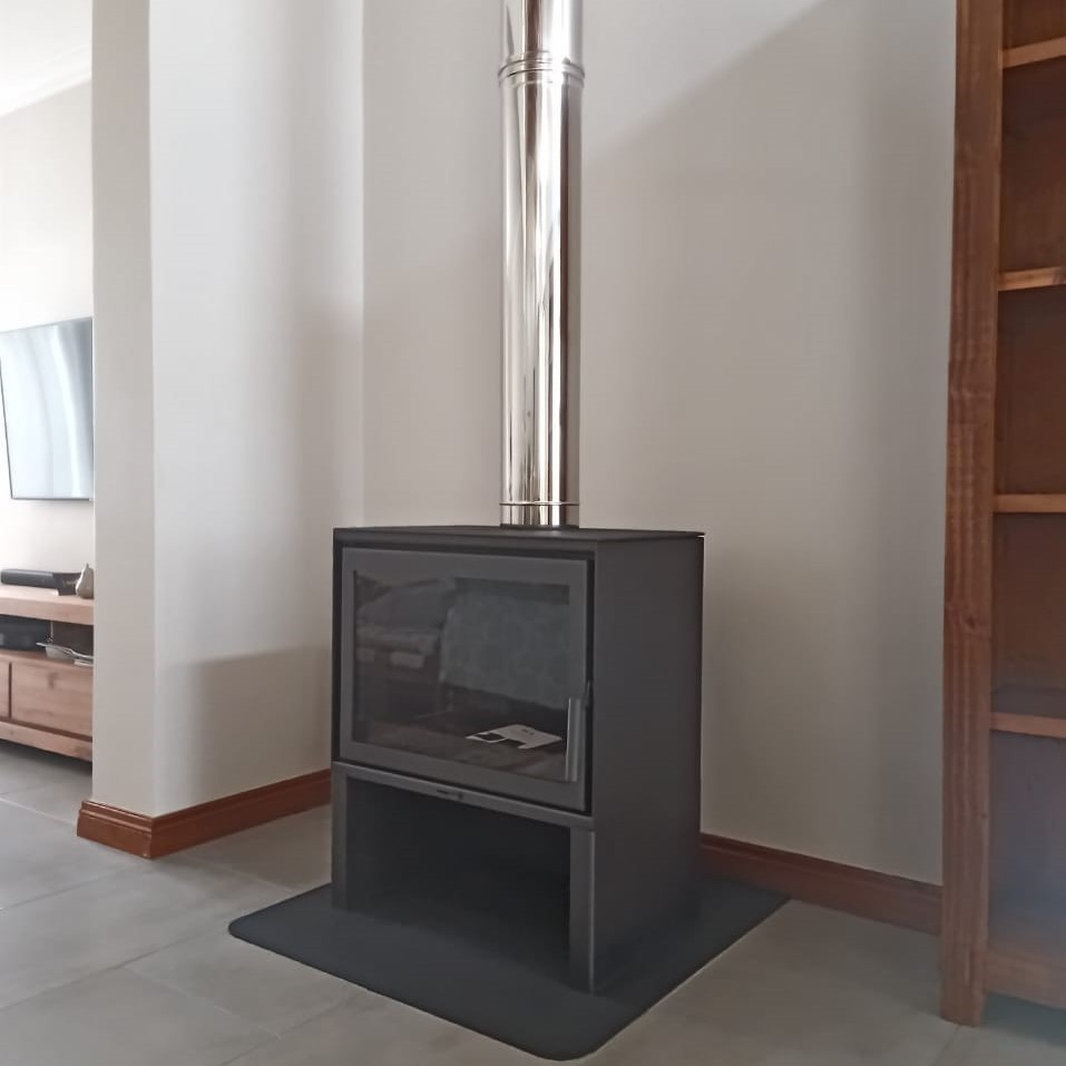 KFD STO M14 freestanding wood burning closed combustion fireplace