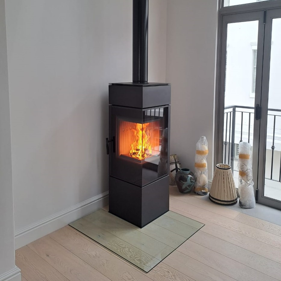 Kratki Thor corner freestanding wood burning fireplace